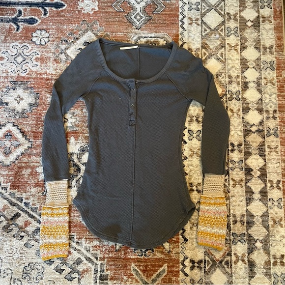 Free People Long Sleeve with knit sleeves - Picture 1 of 5